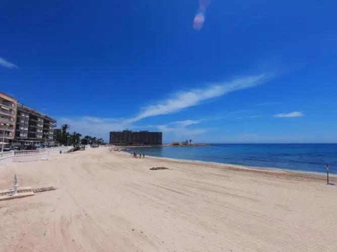 Amazing Penthouse On The Beach, Sea Views, Wifi, Airconditioning And Parking Торрев'єха Екстер'єр фото