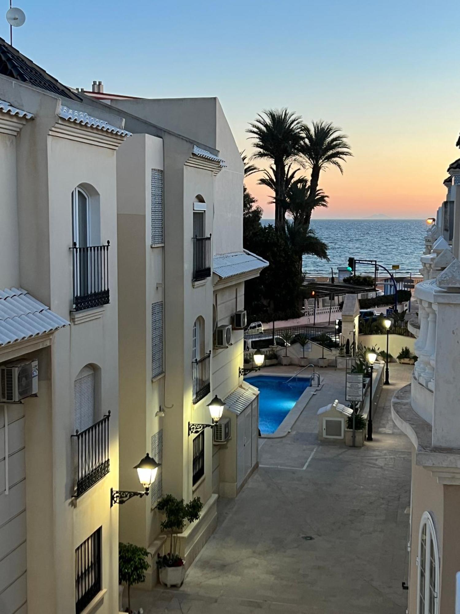 Amazing Penthouse On The Beach, Sea Views, Wifi, Airconditioning And Parking Торрев'єха Екстер'єр фото